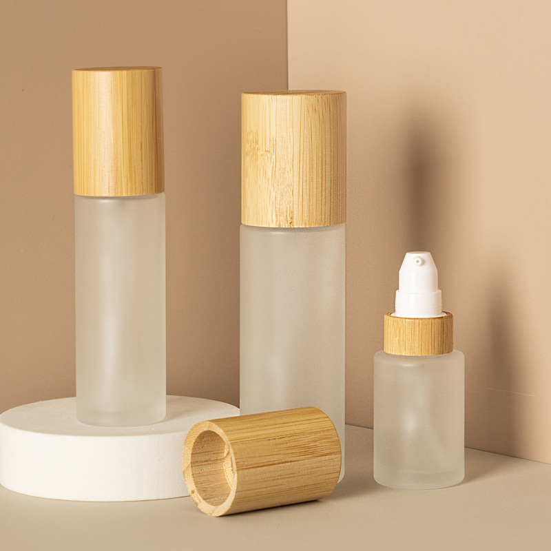 Frostad Kosmetisk Lotion Pump Fin Mist Och Lotion Glas Sprayflaska Med Bambu Trä Lock