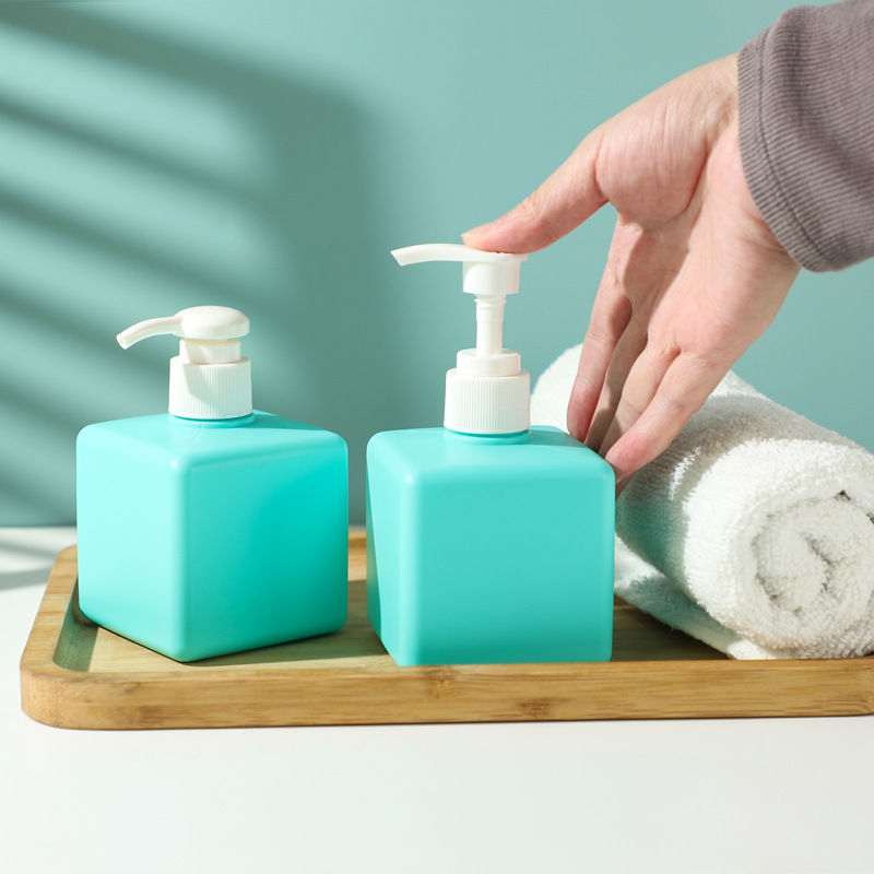 Populär återvunnen PET-plast fyrkantig hudvårdsschampo Body Butter Oljeflaskor 150 ml 200 ml 250 ml storlekar med screentryck Populär återvunnen PET-plast fyrkantig hudvårdsschampo Body Butter Oljeflaskor 150 ml 200 ml 250 ml storlekar med screentryck