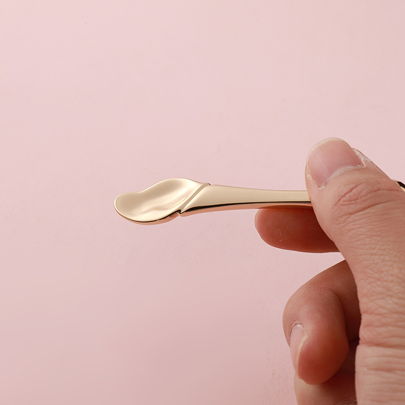 Eye Roller Massage Stick Ögonkräm Applikator Kosmetiska spatlar Anti-rynk ansiktssked Guldlegering Ansiktsvårdsverktyg Eye Roller Massage Stick Ögonkräm Applikator Kosmetiska spatlar Anti-rynk ansiktssked Guldlegering Ansiktsvårdsverktyg