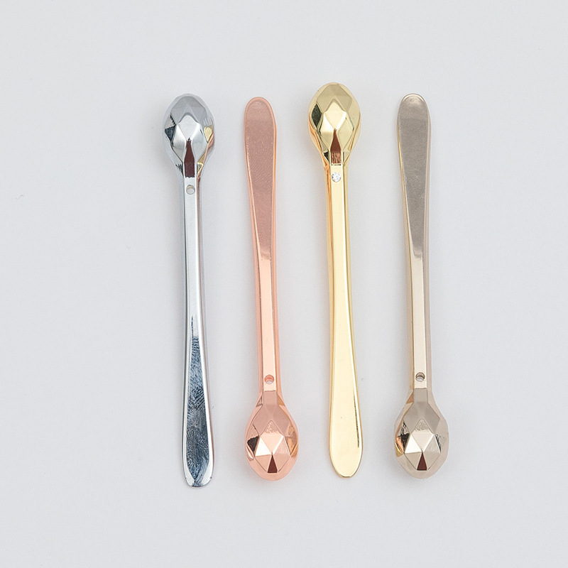 Unik diamantslipad design av ögonkrämstift av zinklegering Unik diamantslipad design av ögonkrämstift av zinklegering